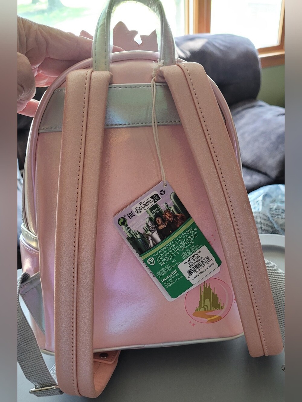*Flawed* NWT Loungefly Warner Brothers Wizard Of Oz Glinda Mini Backpack - Picture 5 of 11